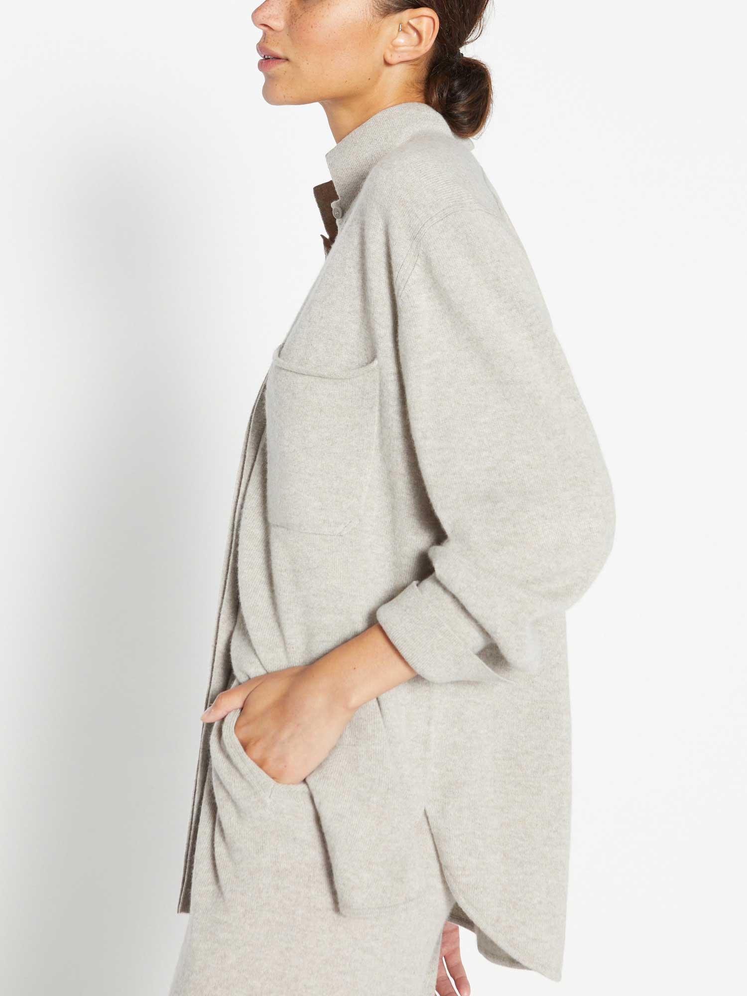 Andre-Luxe-Cashmere-Shacket_LUX3697_Lt.Chia-Melange_2_1ec7760f-46a5-48e1-832a-a6988a5063de.jpg