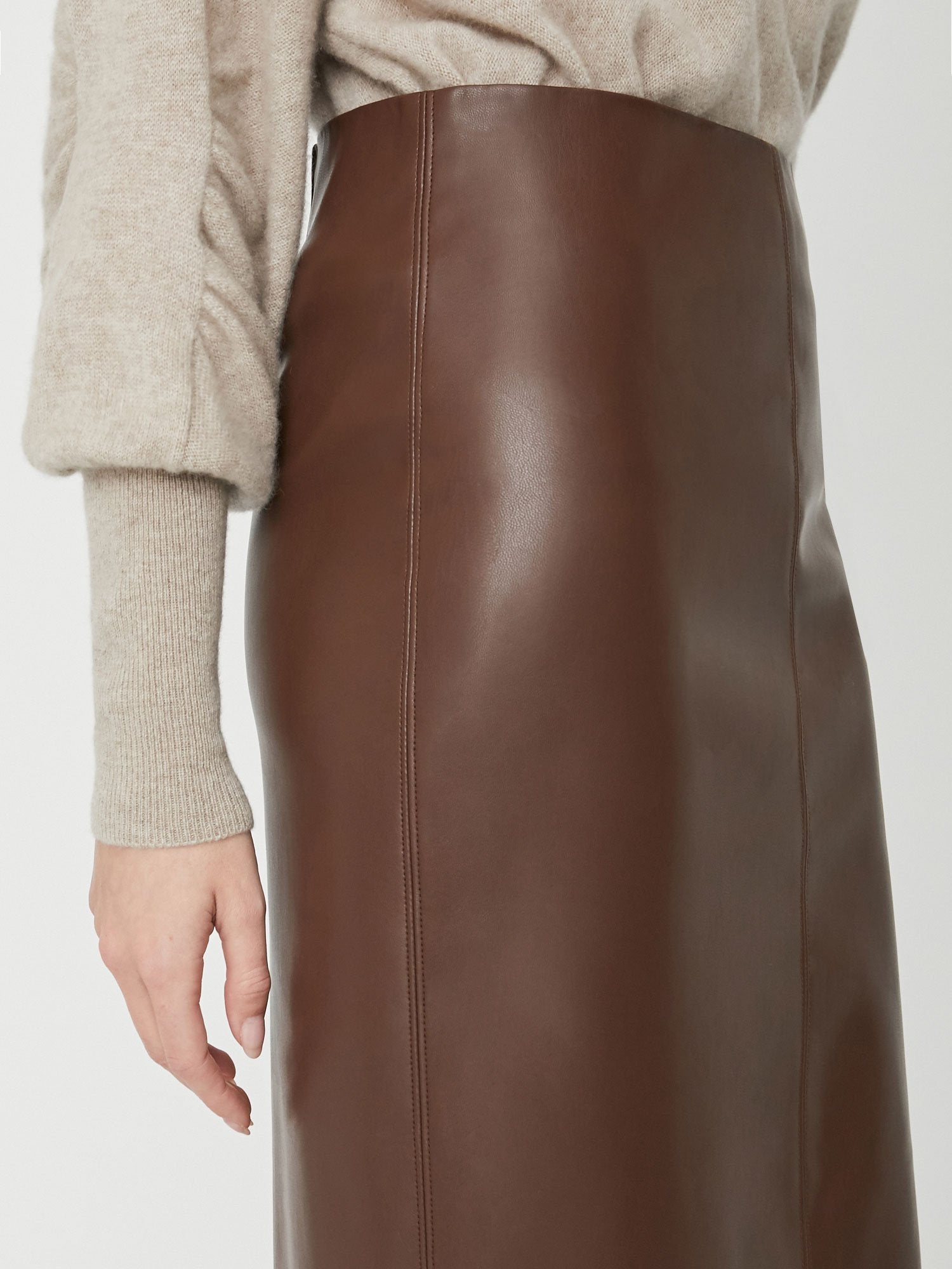 CORE__RIVER-SKIRT_PUL3422_CHAR-BROWN_5.jpg