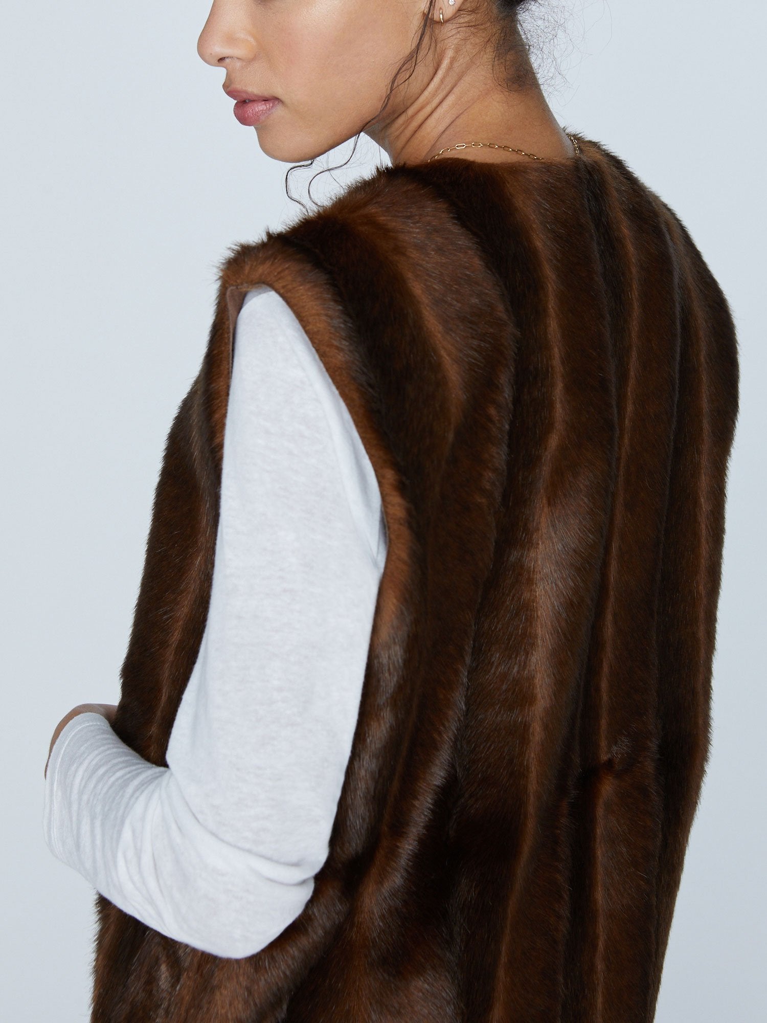 Del.-2_Penn-Vest-_TUF3646_Sable-Fur_5.jpg